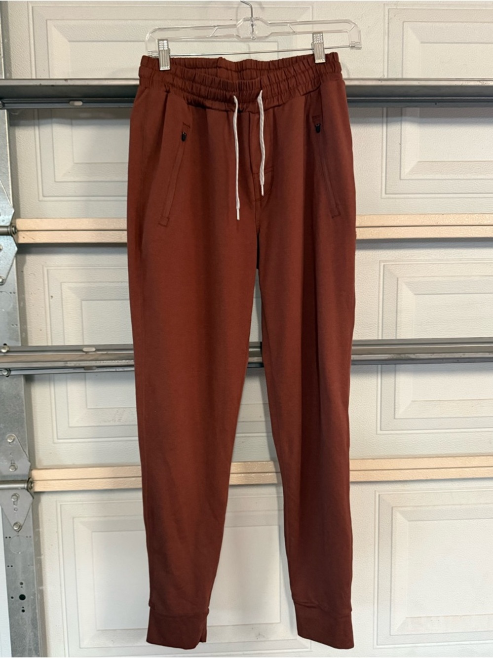 Vuori Rust Brown Women's Jogger Pants with Drawstring